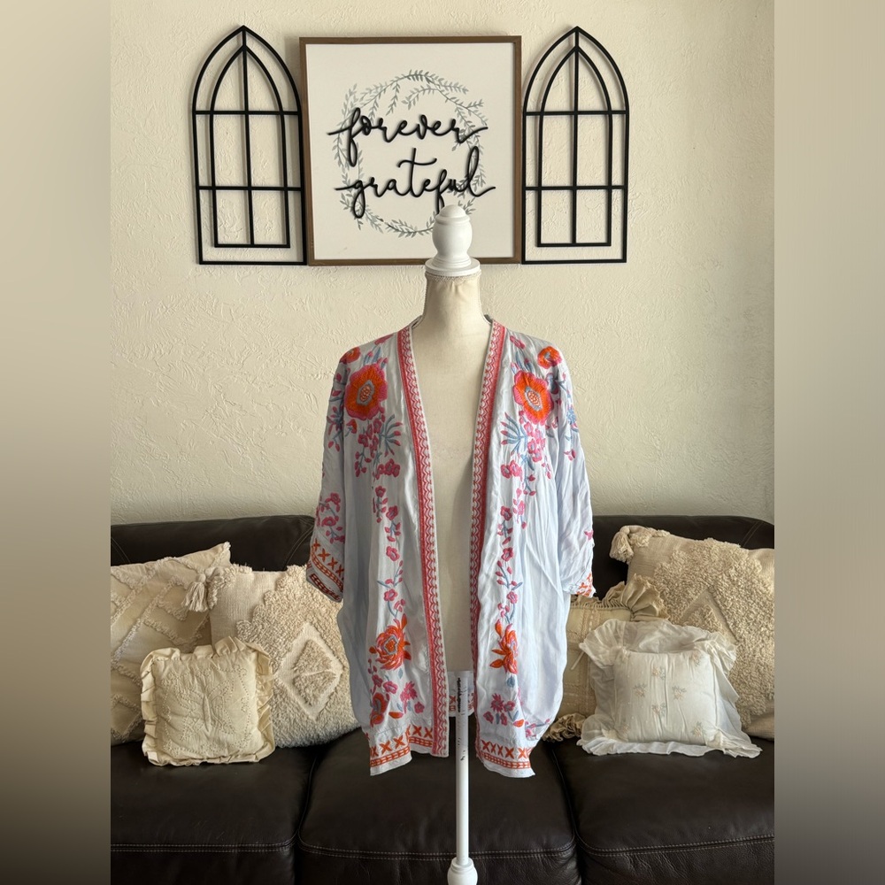 Curations Pastel Blue Embroidered Floral Kimono Size M/L Summer Beach Boho